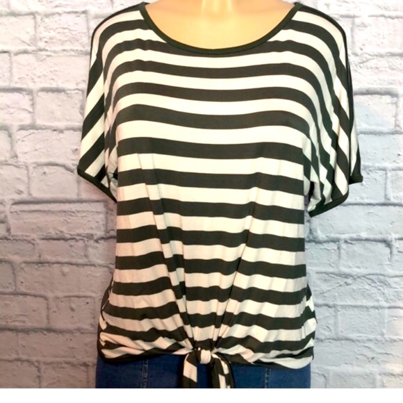 Cable & Gauge Front Tie Green & White Tee - Picture 7 of 8